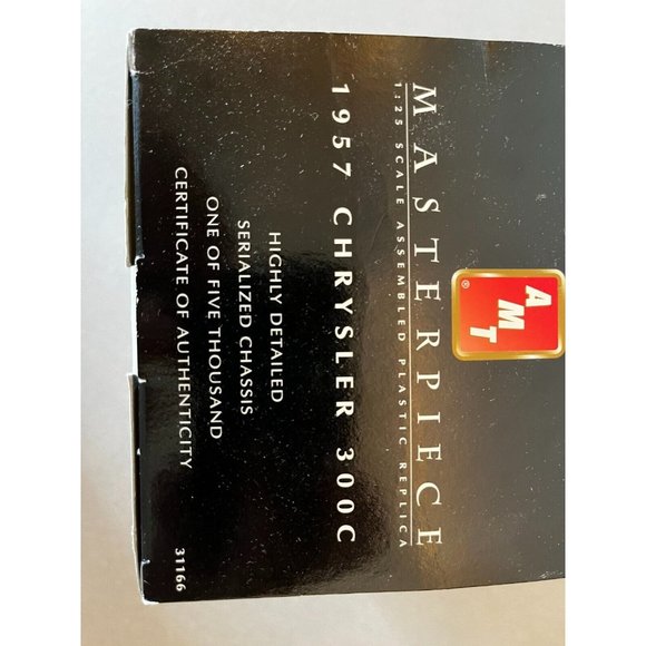 New in box AMT MASTERPIECE 1957 CHRYSLER 300C Model Car Black Hardtop 1/25 - Picture 4 of 10